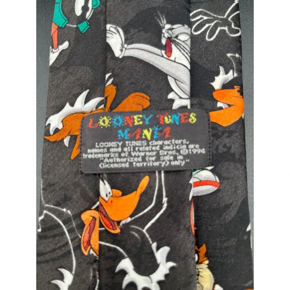 Looney Tunes Mania 1994 Mens Neck‎ Tie Bugs Bunny Daffy Taz Marvin the Martian